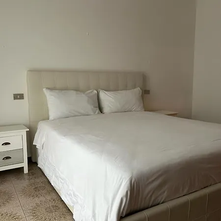 Sunshine Apartment *